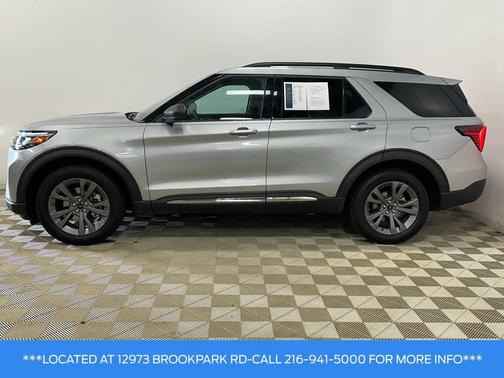 Iconic Silver Metallic 2025 Ford Explorer Active