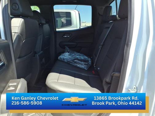 Summit White 2026 Chevrolet Colorado LT
