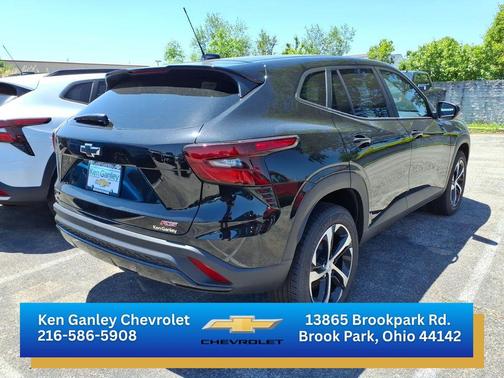 Mosaic Black Metallic 2026 Chevrolet Trax FWD 1RS