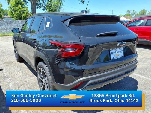 Mosaic Black Metallic 2026 Chevrolet Trax FWD 1RS