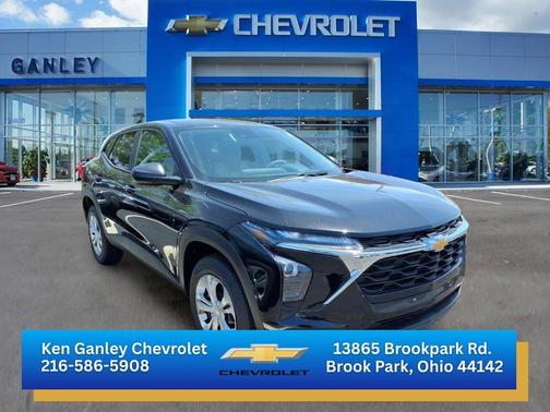 Mosaic Black Metallic 2026 Chevrolet Trax LS