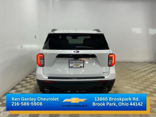 Star White Metallic Tri-Coat 2022 Ford Explorer ST-Line