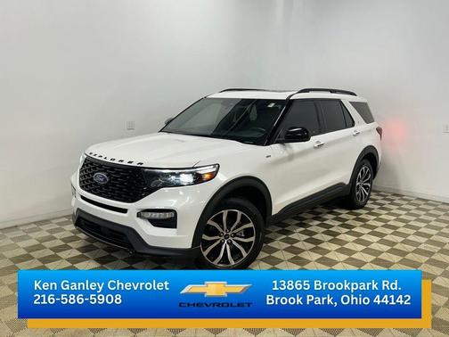 Star White Metallic Tri-Coat 2022 Ford Explorer ST-Line