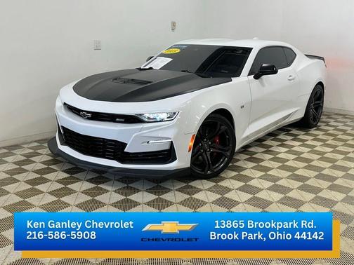 Summit White 2023 Chevrolet Camaro 2SS
