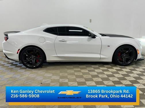Summit White 2023 Chevrolet Camaro 2SS