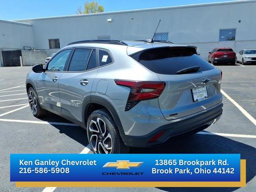 Sterling Gray Metallic 2026 Chevrolet Trax FWD 2RS