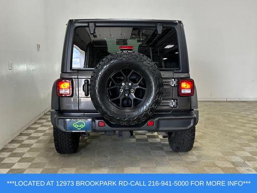 Granite Crystal Metallic Clearcoat 2024 Jeep Wrangler Willys