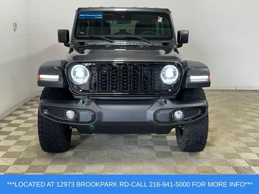 Granite Crystal Metallic Clearcoat 2024 Jeep Wrangler Willys