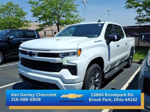 Summit White 2026 Chevrolet Silverado 1500 RST