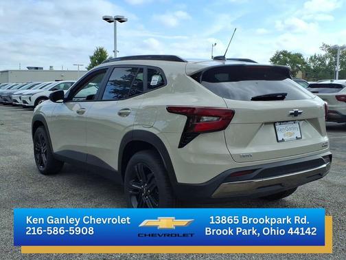 White Sands 2026 Chevrolet Trax FWD ACTIV