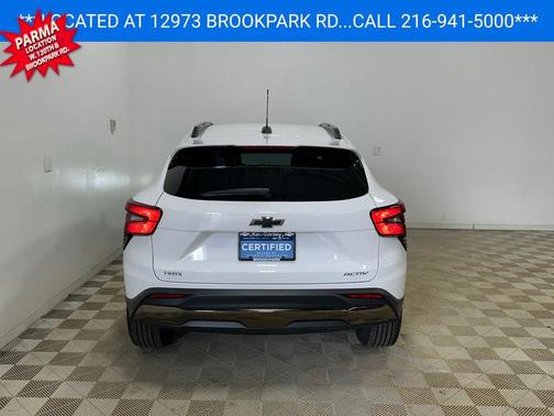 Summit White 2024 Chevrolet Trax FWD ACTIV