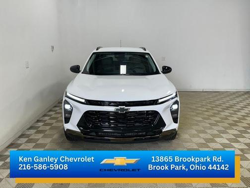 Summit White 2024 Chevrolet Trax FWD ACTIV