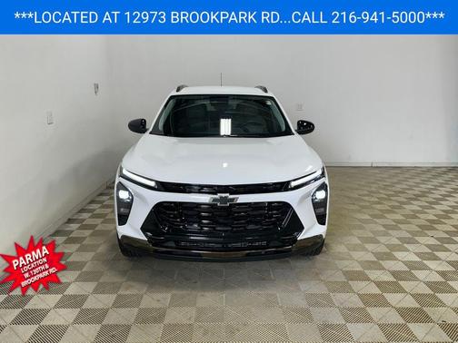 Summit White 2024 Chevrolet Trax FWD ACTIV