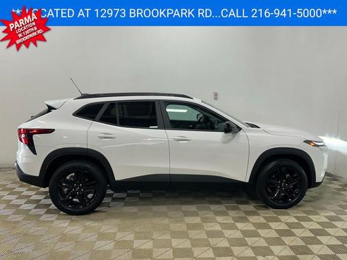 Summit White 2024 Chevrolet Trax FWD ACTIV
