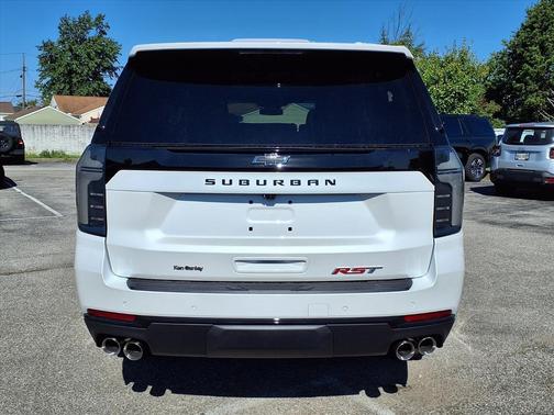 2025 Chevrolet Suburban RST