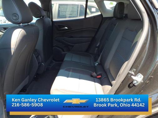 Mosaic Black Metallic 2026 Chevrolet Trax LT