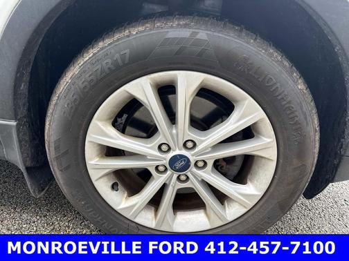 Oxford White 2019 Ford Escape SE
