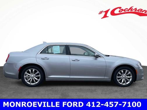2017 Chrysler 300 Limited