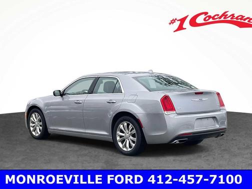 2017 Chrysler 300 Limited