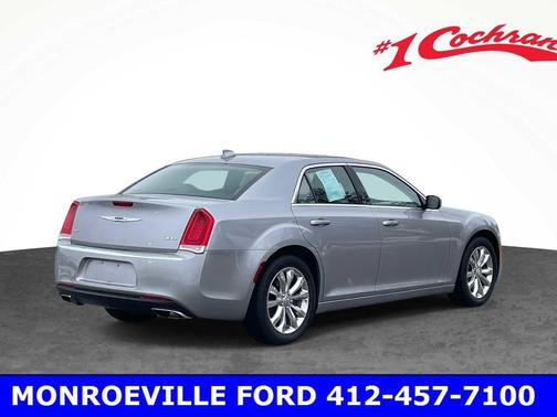 2017 Chrysler 300 Limited