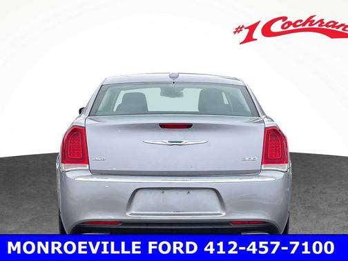 2017 Chrysler 300 Limited