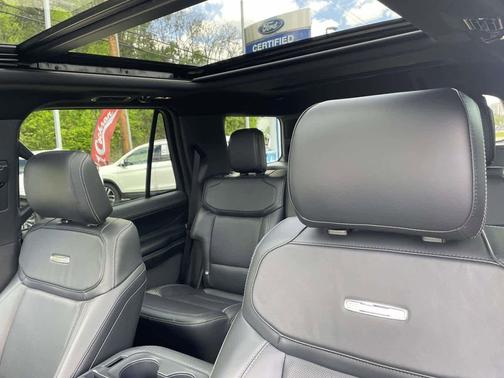 Glacier Gray Metallic TriCoat 2025 Ford Expedition Platinum