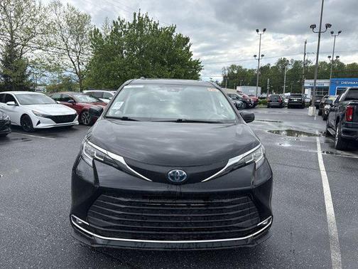 2021 Toyota Sienna XLE