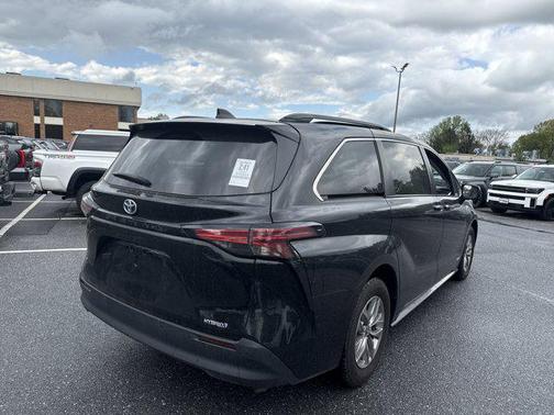 2021 Toyota Sienna XLE