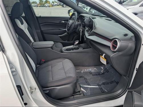 Summit White 2026 Chevrolet Trax FWD 1RS