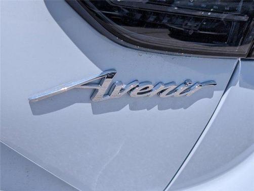 Iridescent White Tricoat 2026 Buick Envision Avenir AWD
