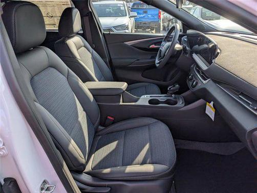 Summit White 2026 Buick Envista Preferred FWD