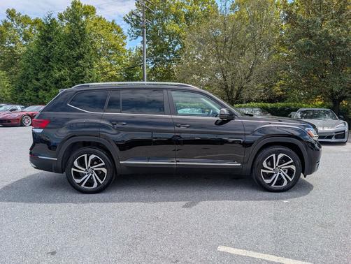 Deep Black Pearl 2023 Volkswagen Atlas 2.0T SEL