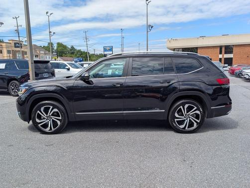 Deep Black Pearl 2023 Volkswagen Atlas 2.0T SEL