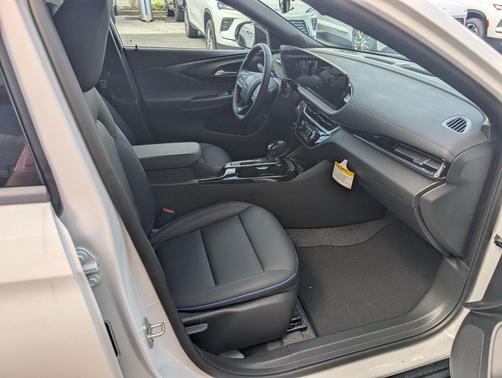 Summit White 2026 Buick Envista Sport Touring FWD