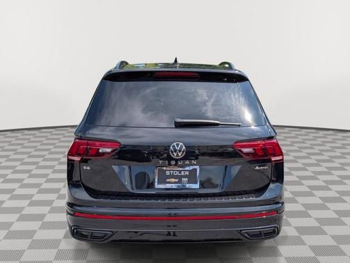 Deep Black Pearl 2024 Volkswagen Tiguan 2.0T SE R-Line Black 4MOTION