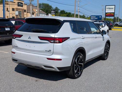 2023 Mitsubishi Outlander PHEV SE S-AWC