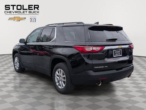 Mosaic Black Metallic 2021 Chevrolet Traverse LT Cloth