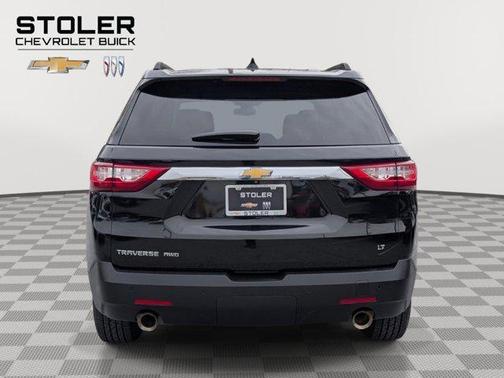 Mosaic Black Metallic 2021 Chevrolet Traverse LT Cloth
