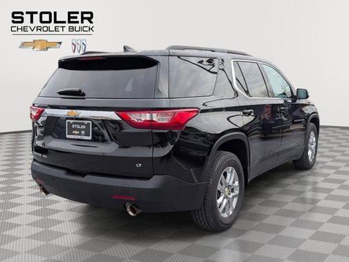 Mosaic Black Metallic 2021 Chevrolet Traverse LT Cloth