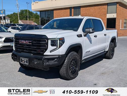 Summit White 2023 GMC Sierra 1500 AT4X