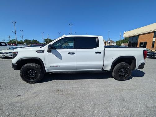 Summit White 2023 GMC Sierra 1500 AT4X