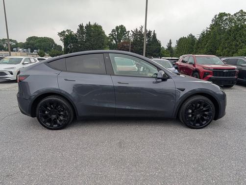 Midnight Silver Metallic 2022 Tesla Model Y Long Range Dual Motor All-Wheel Drive