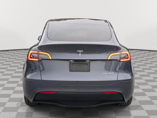 Midnight Silver Metallic 2022 Tesla Model Y Long Range Dual Motor All-Wheel Drive