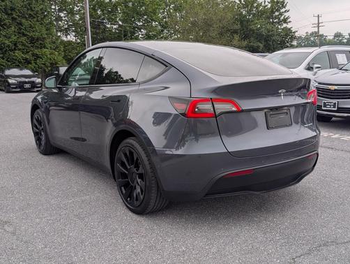 Midnight Silver Metallic 2022 Tesla Model Y Long Range Dual Motor All-Wheel Drive
