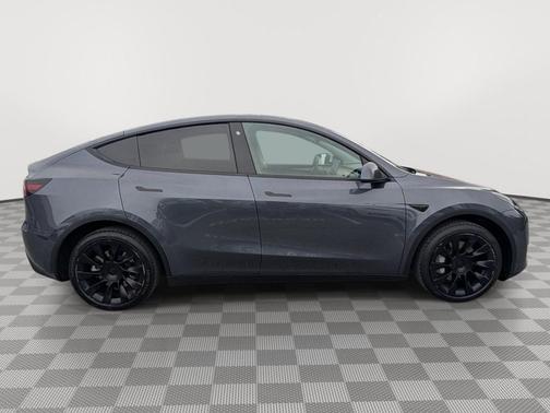 Midnight Silver Metallic 2022 Tesla Model Y Long Range Dual Motor All-Wheel Drive