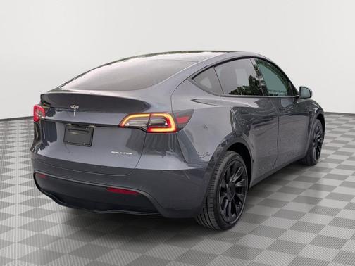 Midnight Silver Metallic 2022 Tesla Model Y Long Range Dual Motor All-Wheel Drive