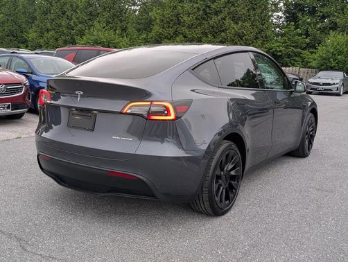Midnight Silver Metallic 2022 Tesla Model Y Long Range Dual Motor All-Wheel Drive