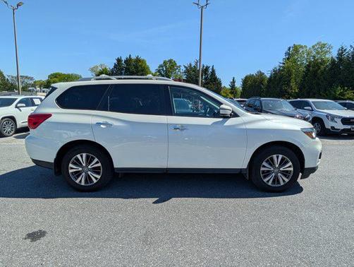 Pearl White Tricoat 2020 Nissan Pathfinder SV 4WD