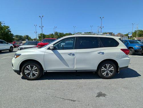 Pearl White Tricoat 2020 Nissan Pathfinder SV 4WD