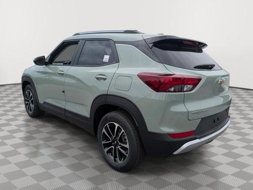 Cacti Green 2026 Chevrolet Trailblazer LT